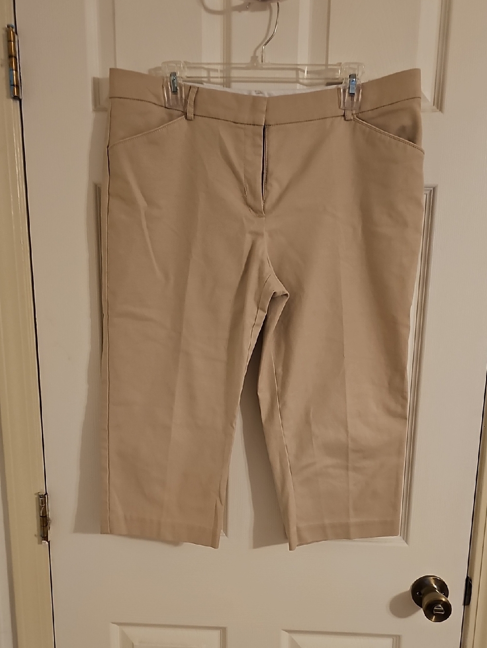 New Directions Khaki Capris